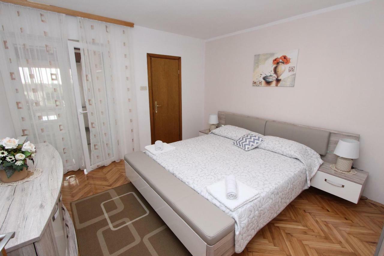 Apartments Divna Ровінь Екстер'єр фото